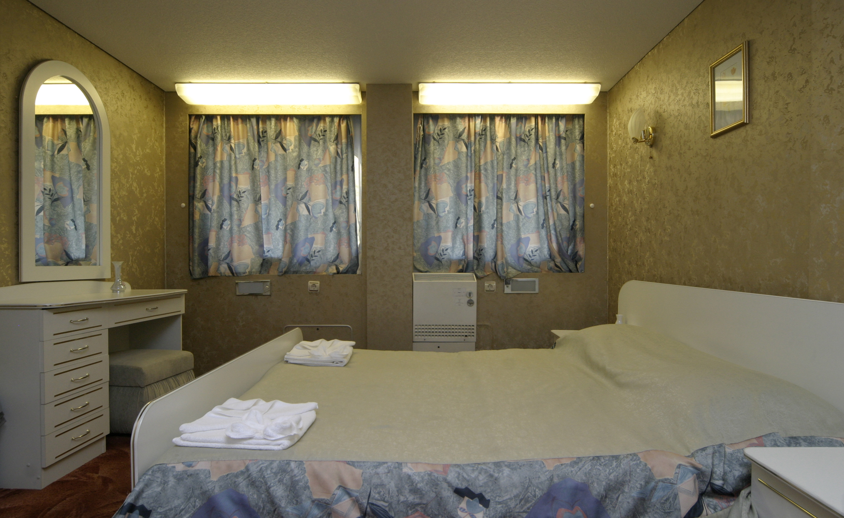 MS Chernyshevsky nikolaychernyshevskysuitebedroom_19912599784_o.jpg